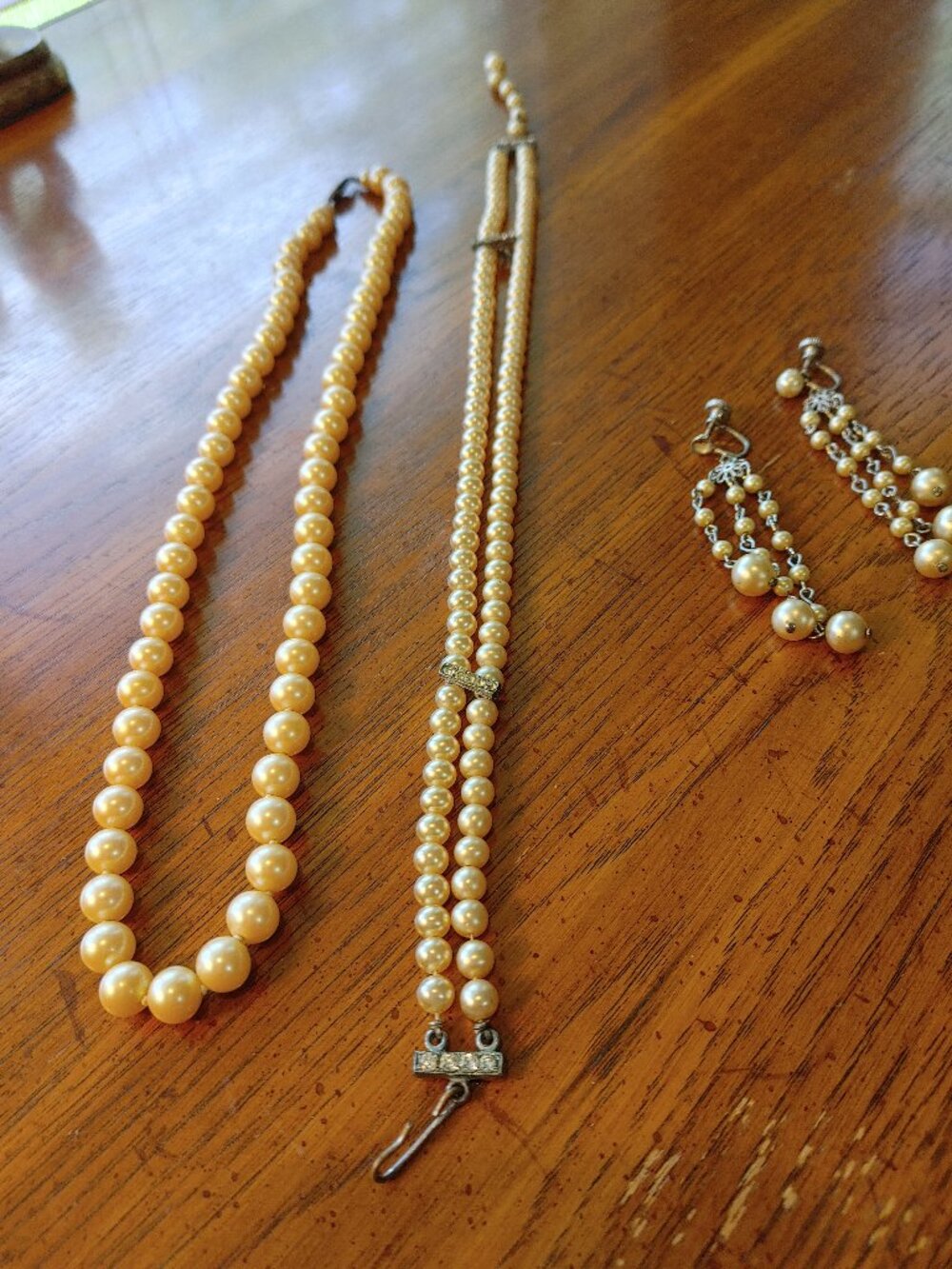 VINTAGE 2 pearl necklaces & 1 pair earrings
